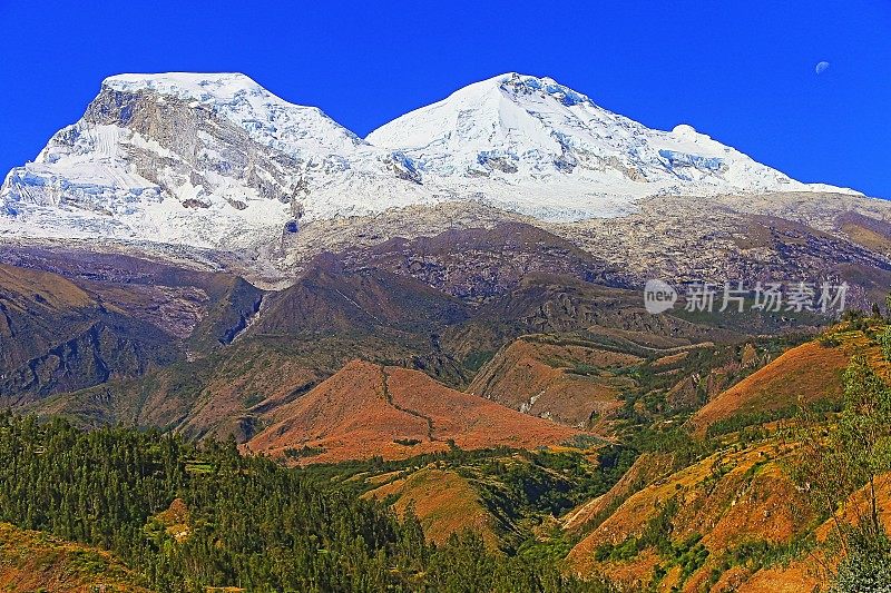 hus球山——秘鲁安第斯山脉的Cordillera布兰卡——Huaraz, Ancash，秘鲁